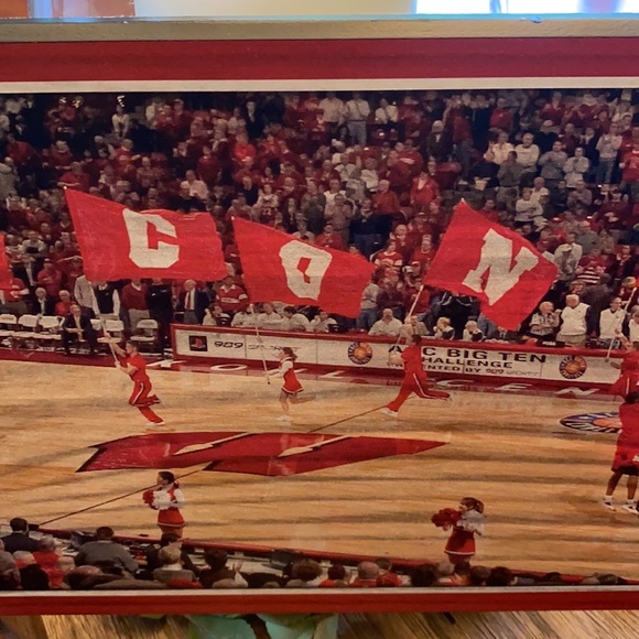 UW-Madison Big Ten Basketball sign - Picture 3 of 6